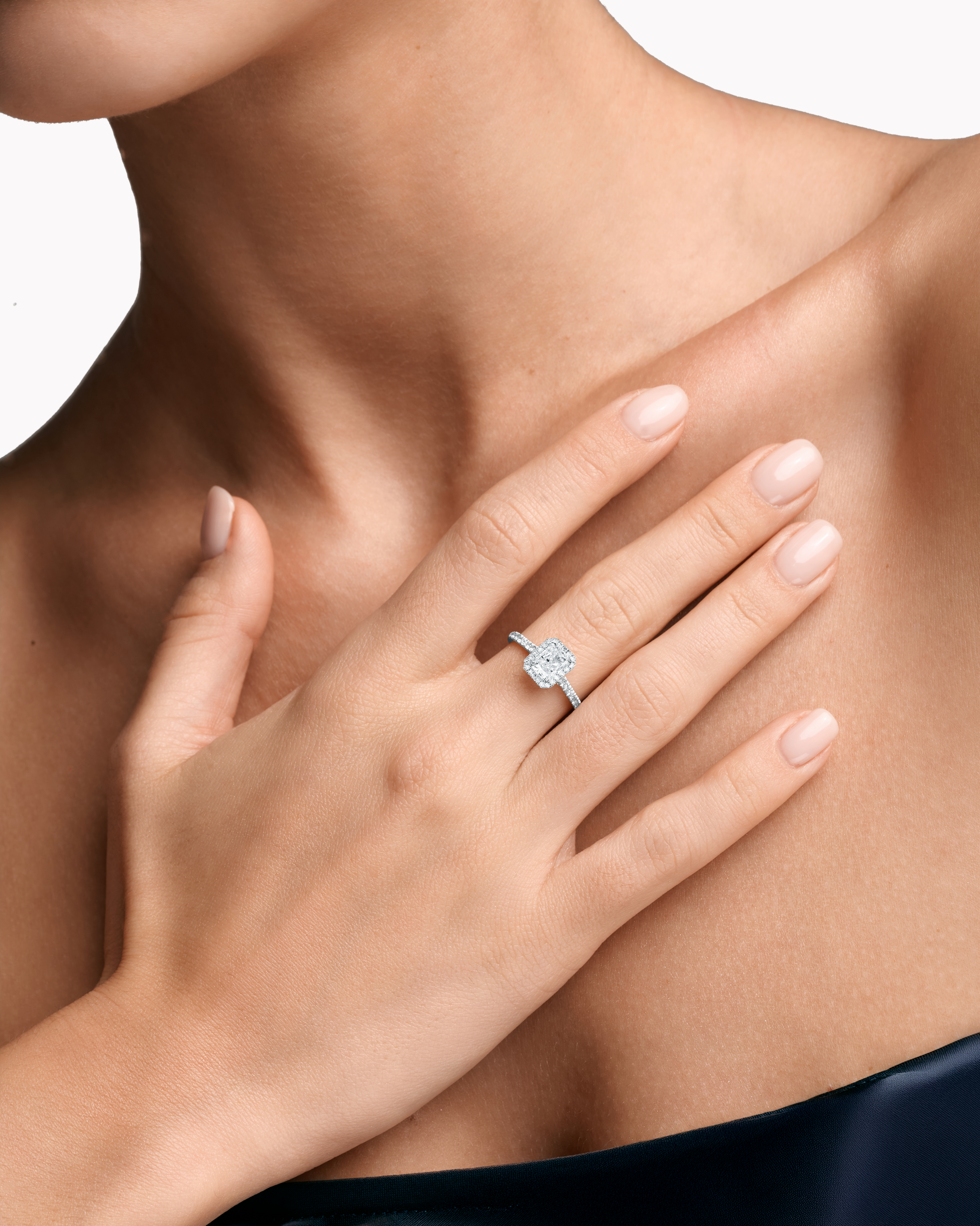 Каблучка з діамантом огранки радіант Legenda