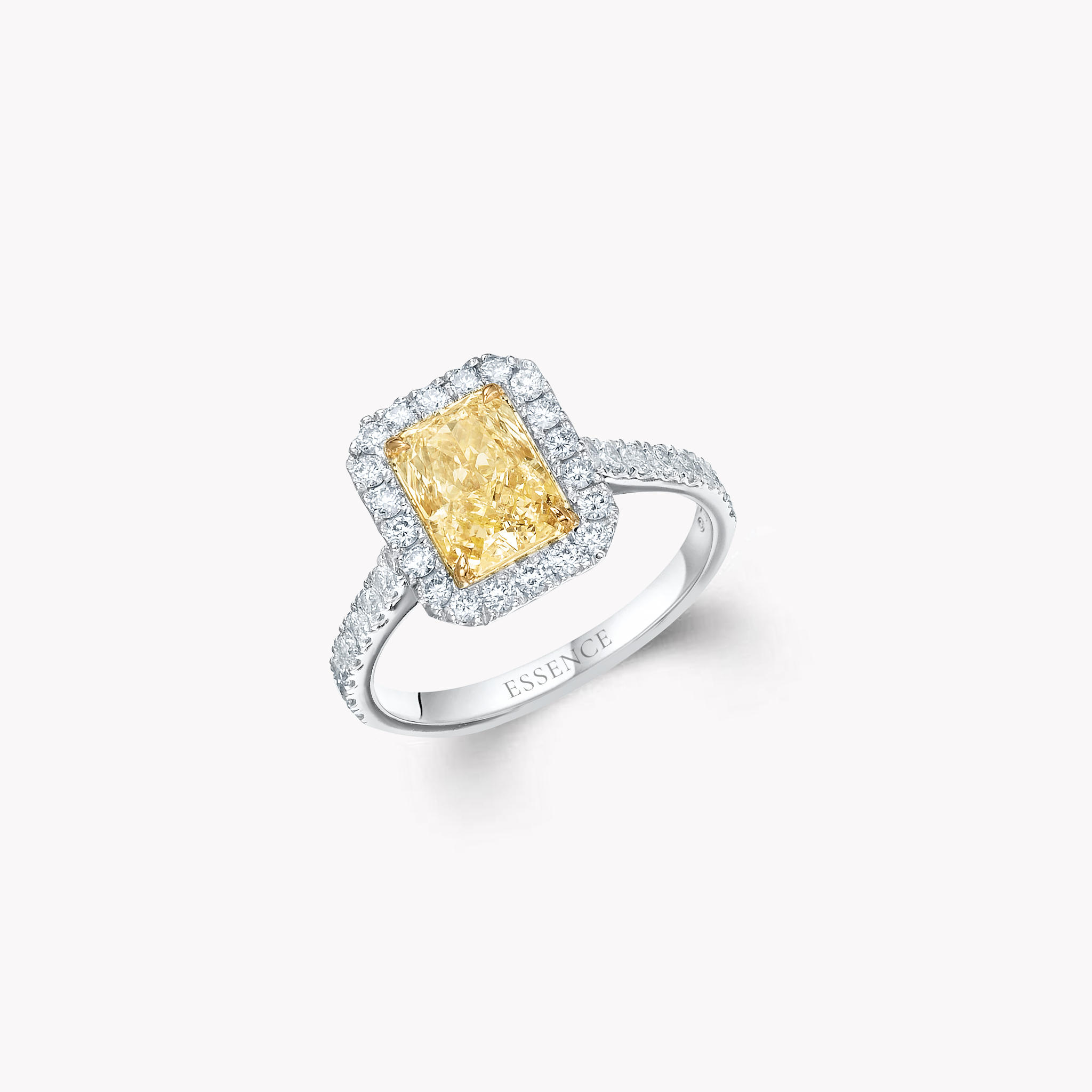 Каблучка з жовтим діамантом огранки кушон Legenda