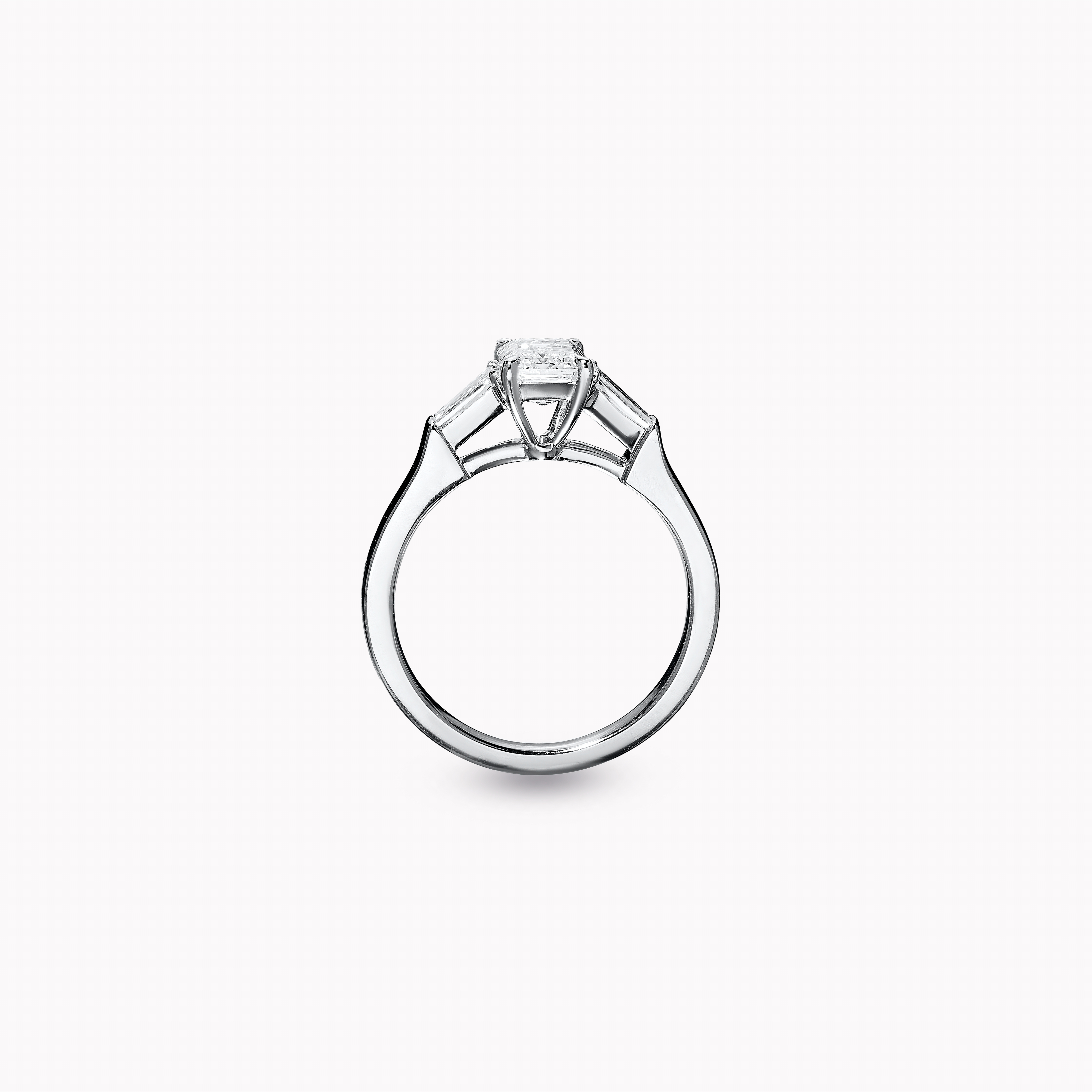 Каблучка з діамантом огранки емеральд Apex